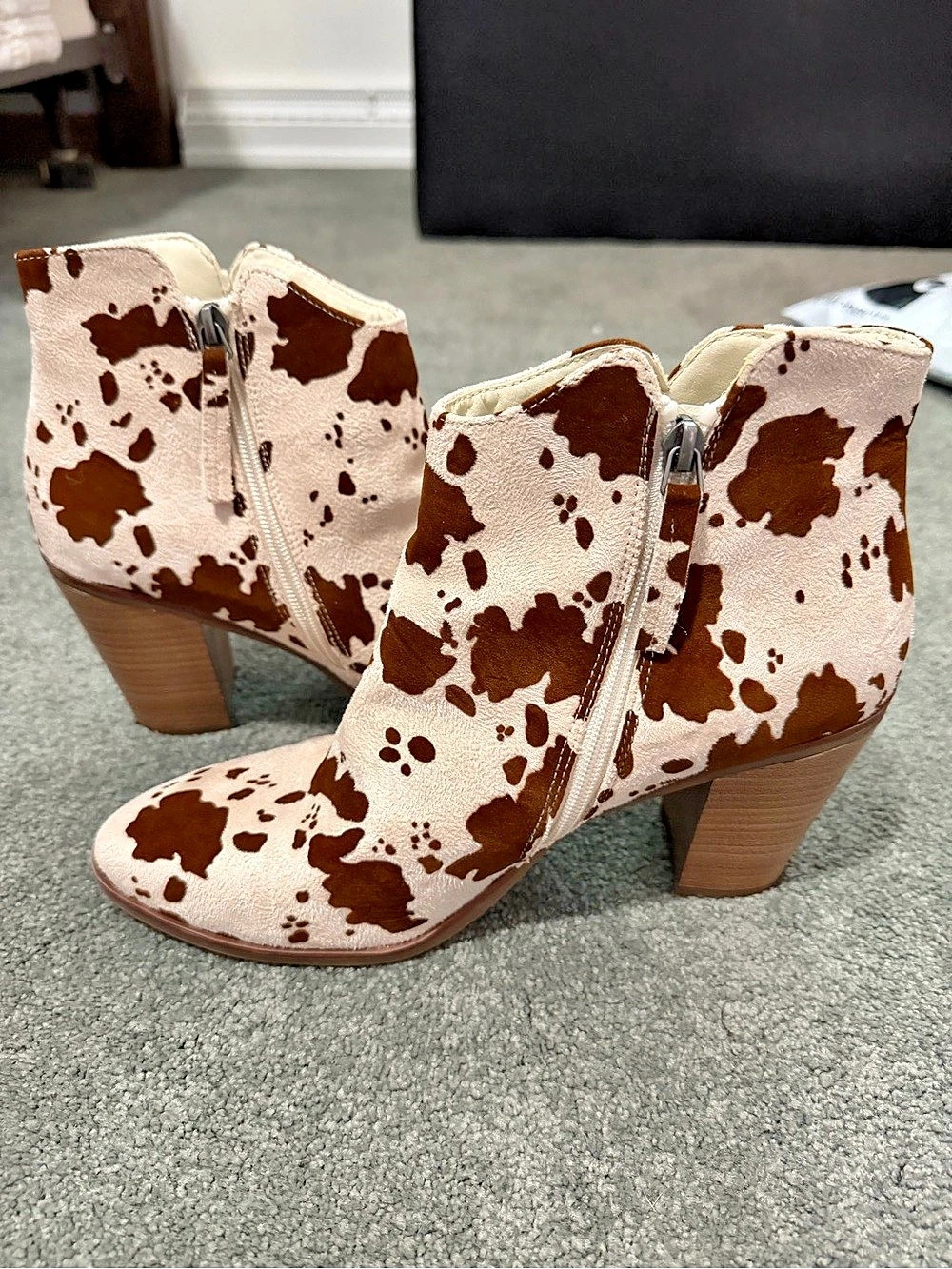 Maurices Cow Print Ankle Boots US 9.5 Like New